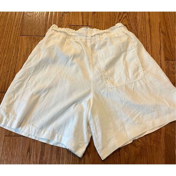 Universal thread linen white high rise Bermuda short s - Picture 9 of 9